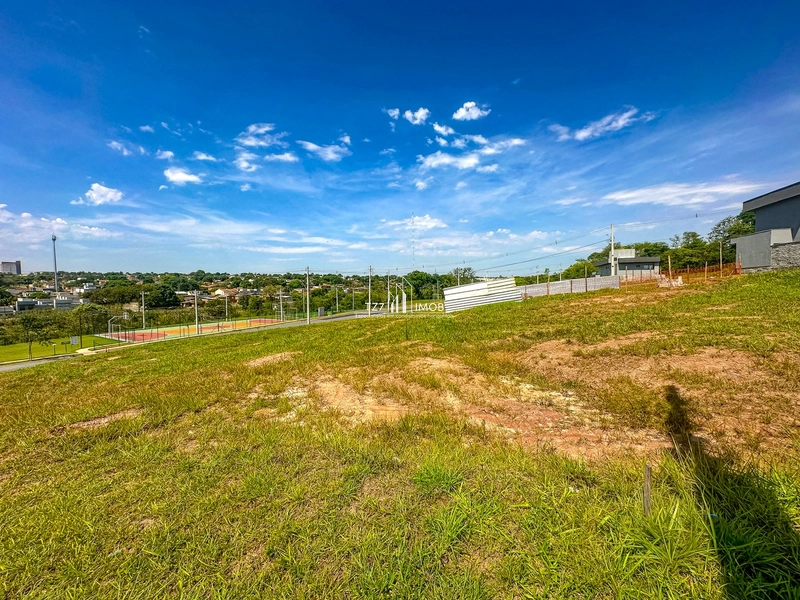 Oportunidade no Jardins Versalhes, com 230,40 m² -Quitado e Registrado