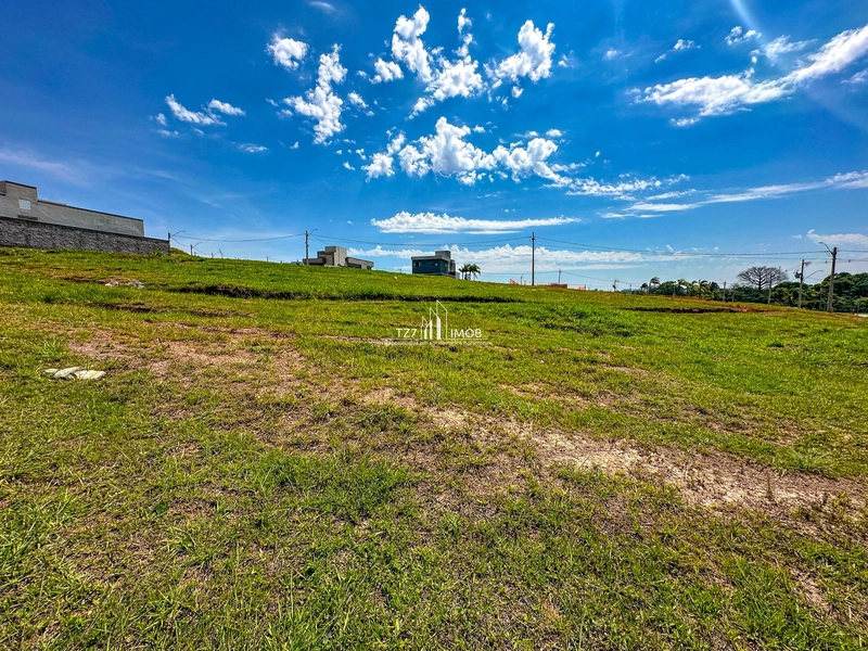 Oportunidade no Jardins Versalhes, com 230,40 m² -Quitado e Registrado