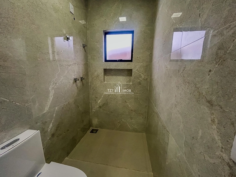 Casa Térrea com 4 Suítes no Jardins Capri – Alto padrão de acabamento.: 8ª foto da galeria de imagens do imóvel