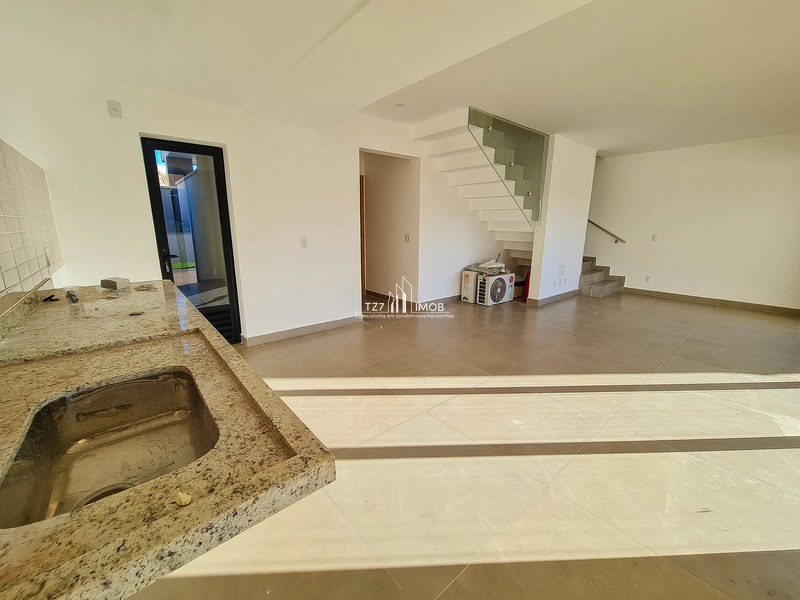 Sobrado com 4 Quartos, possuindo 181m², no condomínio jardins Capri: 5ª foto da galeria de imagens do imóvel