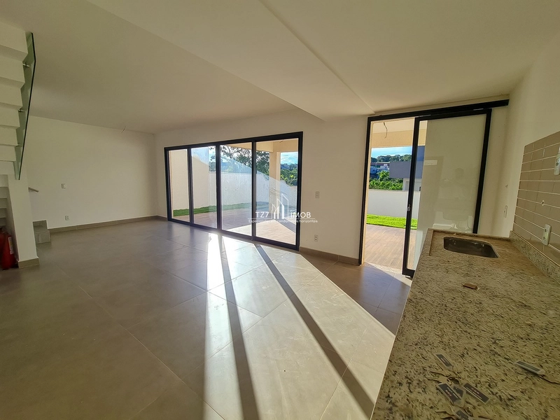 Sobrado com 4 Quartos, possuindo 181m², no condomínio jardins Capri: 4ª foto da galeria de imagens do imóvel