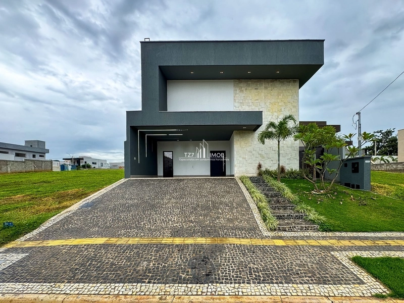 Sobrado com 4 suítes plenas no Condomínio Jardins Porto