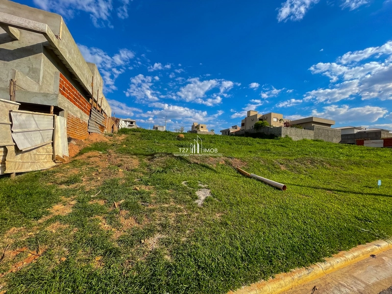 Jardins Porto - Lote com 300,00 m²- Quitado e Registrado R$ 310.500,00: 2ª foto da galeria de imagens do imóvel