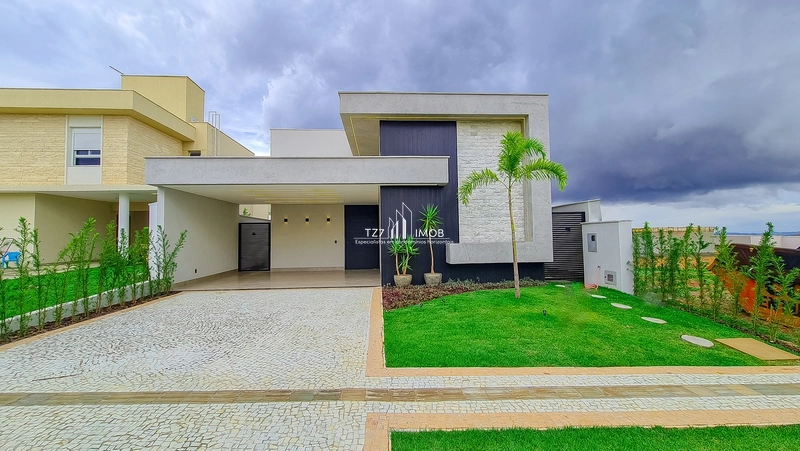 Casa Térrea com 3 suítes plenas, no Jardins Nápoles