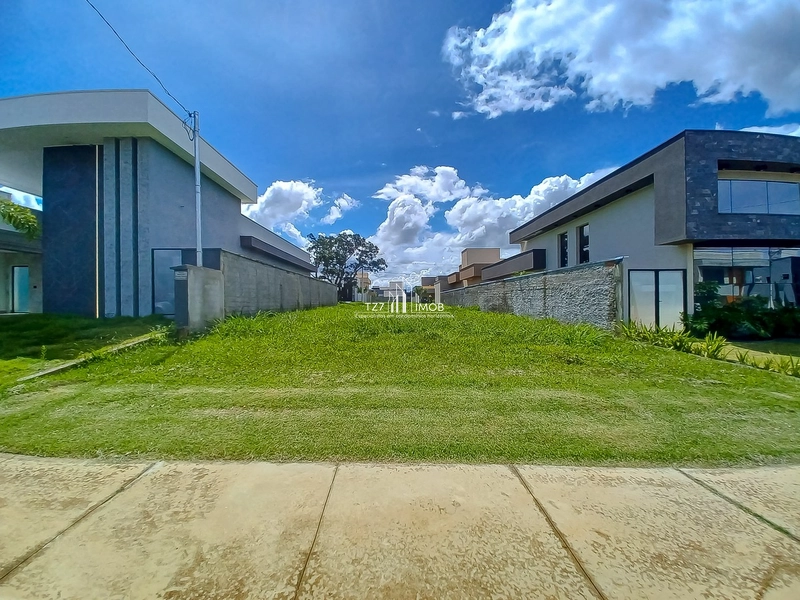 Parqville Pinheiros-Lote com 300,00m²: 1ª foto da galeria de imagens do imóvel