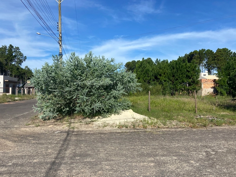 Terreno de esquina a venda na praia Capão Novo Village