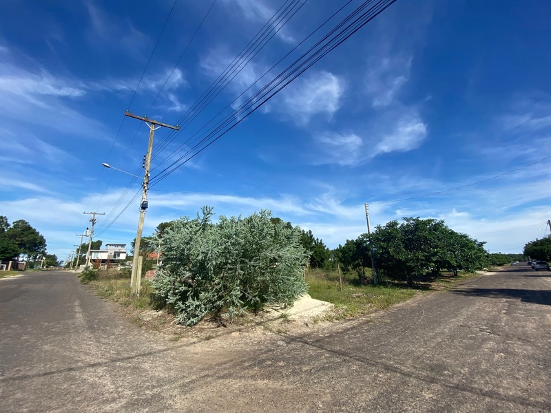 Terreno de esquina a venda na praia Capão Novo Village: 4ª foto da galeria de imagens do imóvel