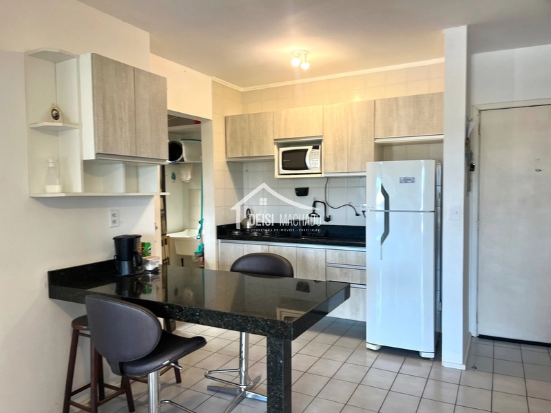 Apartamento em prédio com piscina e linda vista: 2ª foto da galeria de imagens do imóvel