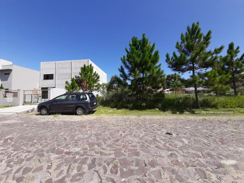 Terreno a venda na praia Capão Novo em área residencial: 1ª foto da galeria de imagens do imóvel
