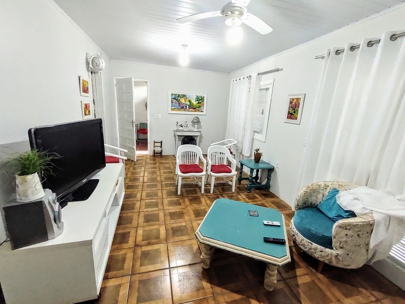Casa no centro de CAPÃO NOVO: 5ª foto da galeria de imagens do imóvel
