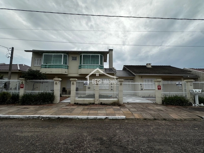 Casa a venda em Capão Novo Village a 150 metros do mar.