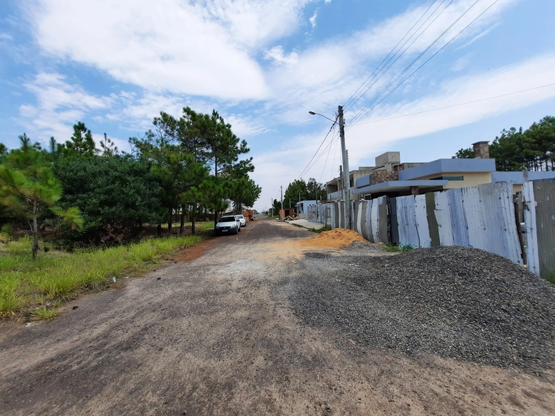 TERRENO DE ESQUINA EM CAPÃO NOVO VILLAGE: 4ª foto da galeria de imagens do imóvel