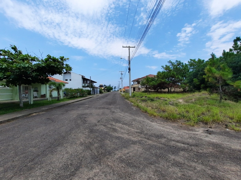 TERRENO DE ESQUINA EM CAPÃO NOVO VILLAGE: 5ª foto da galeria de imagens do imóvel