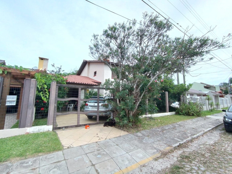 Ótima Casa em Capão Novo: 1ª foto da galeria de imagens do imóvel