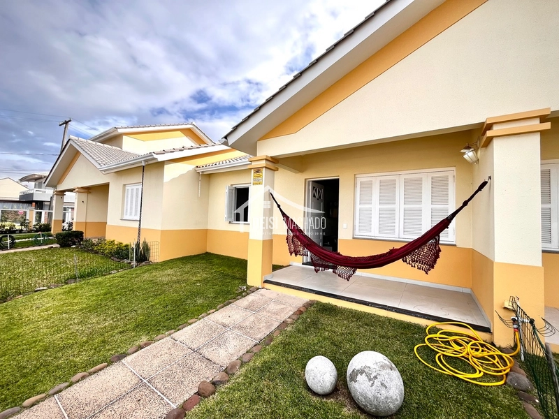 Casa em condomínio frente mar em Capão Novo? Temos!: 1ª foto da galeria de imagens do imóvel
