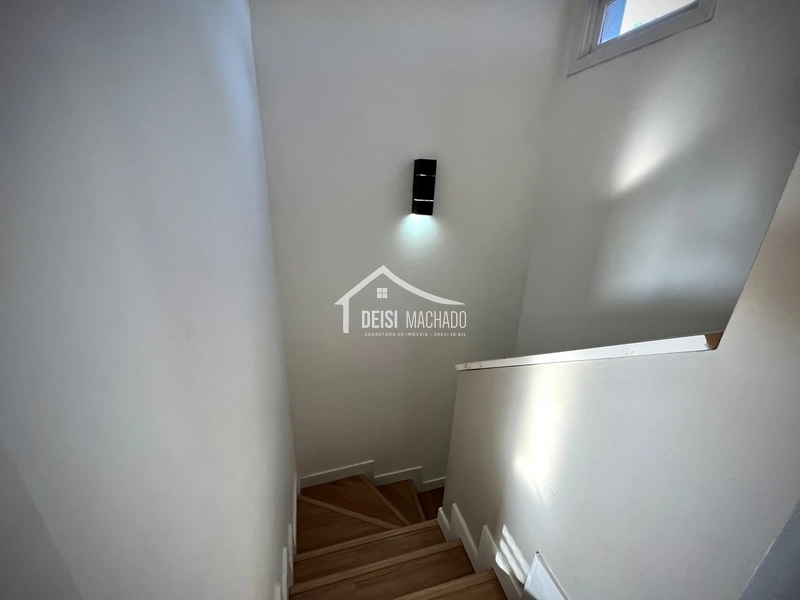 Sobrado em condomínio com piscina.: 28ª foto da galeria de imagens do imóvel