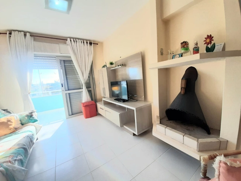 APARTAMENTO LINDO E ENSOLARADO PERTO DO MAR: 1ª foto da galeria de imagens do imóvel