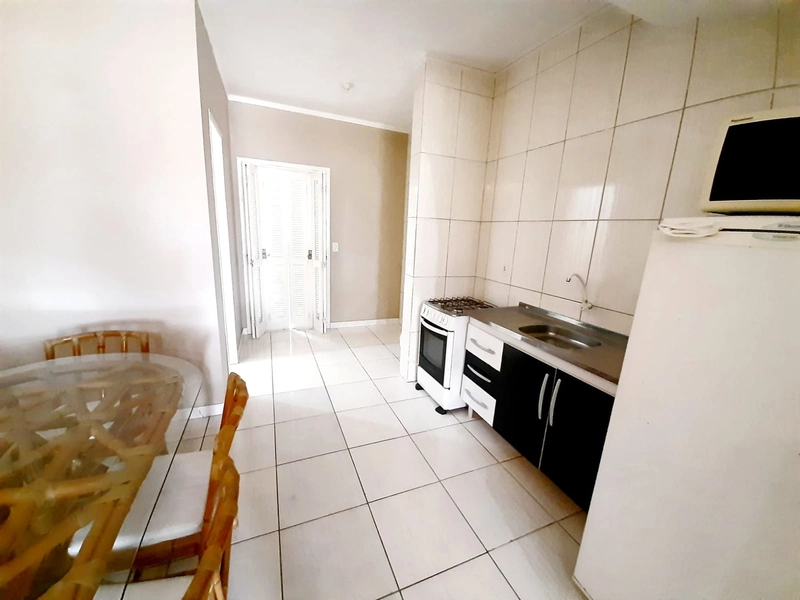 Sobrado à venda em Capão Novo – 2 dormitórios, churrasqueira e vaga: 8ª foto da galeria de imagens do imóvel