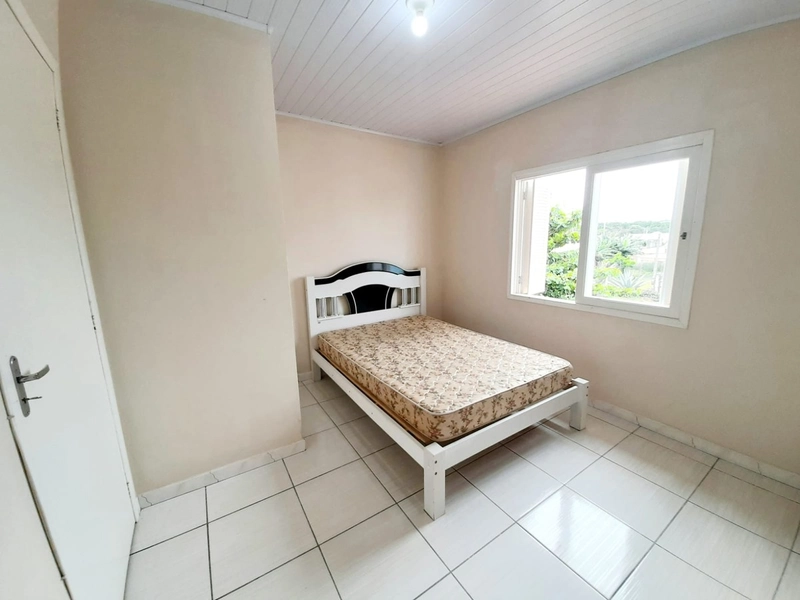 Sobrado à venda em Capão Novo – 2 dormitórios, churrasqueira e vaga: 12ª foto da galeria de imagens do imóvel