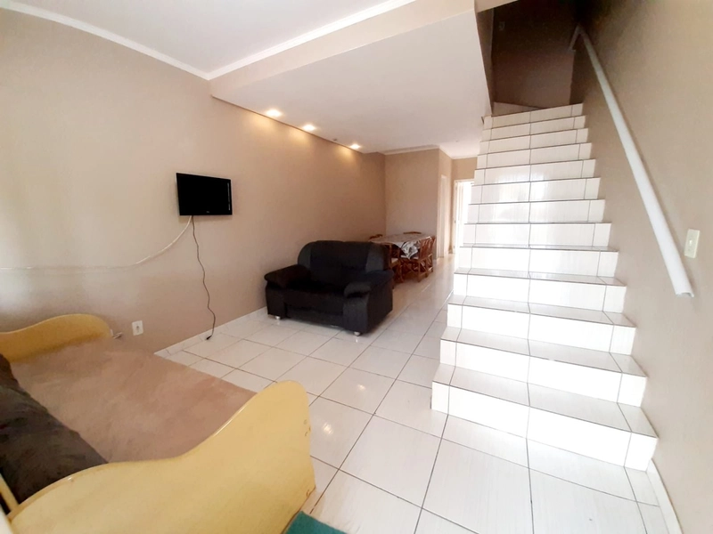 Sobrado à venda em Capão Novo – 2 dormitórios, churrasqueira e vaga: 7ª foto da galeria de imagens do imóvel