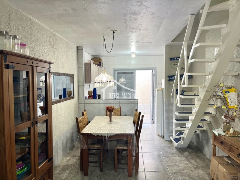 Sobrado próximo ao mar a venda na praia CAPÃO NOVO