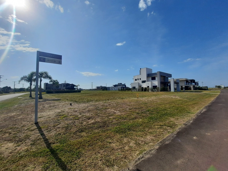 Terreno esquina a  venda no sensacional condomínio de Luxo a beira mar: 3ª foto da galeria de imagens do imóvel
