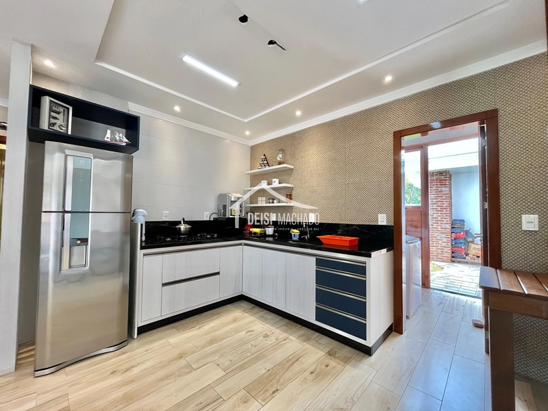 Sobrado amplo e completo em Capão Novo: 17ª foto da galeria de imagens do imóvel