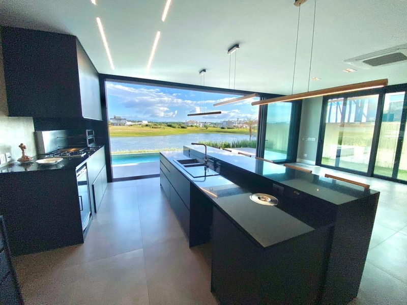 Sobrado beira-lago com vista sensacional para o mar: 14ª foto da galeria de imagens do imóvel