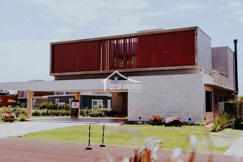 Casa beira lago em condomínio de luxo: 3ª foto da galeria de imagens do imóvel