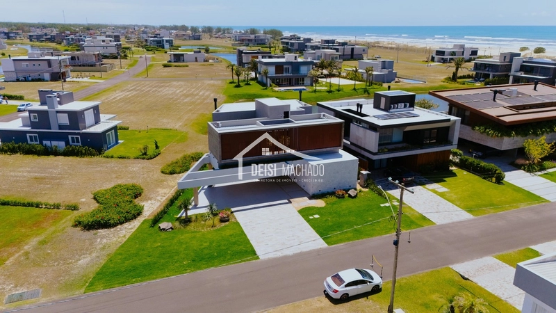 Casa beira lago em condomínio de luxo: 28ª foto da galeria de imagens do imóvel