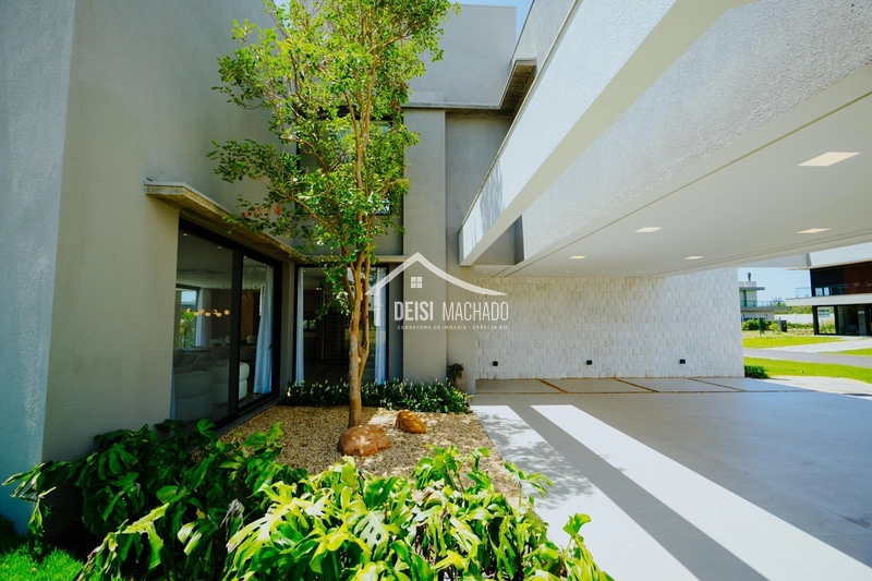 Casa beira lago em condomínio de luxo: 2ª foto da galeria de imagens do imóvel