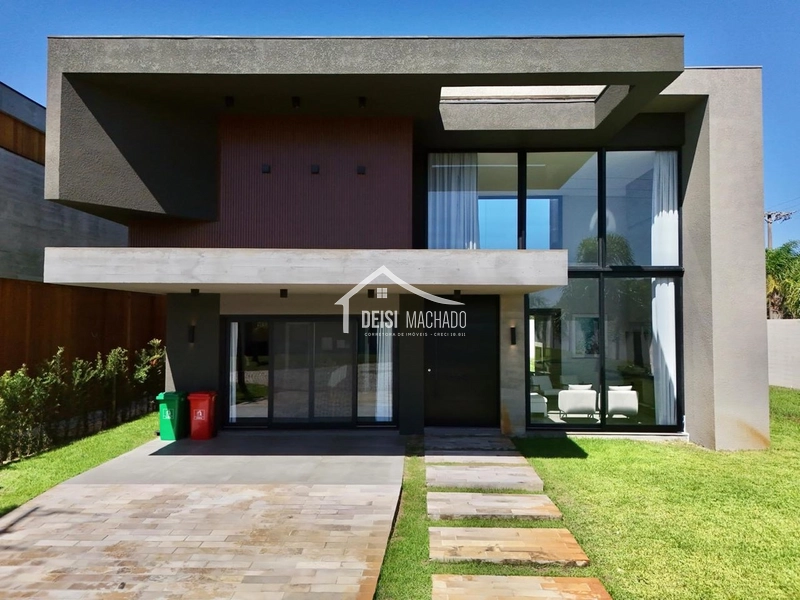 Sobrado com piscina a venda condomínio Costa Serena