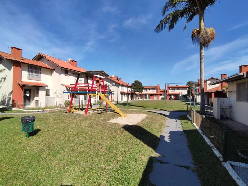 Vivenda (casa) em condomínio com piscina: 17ª foto da galeria de imagens do imóvel