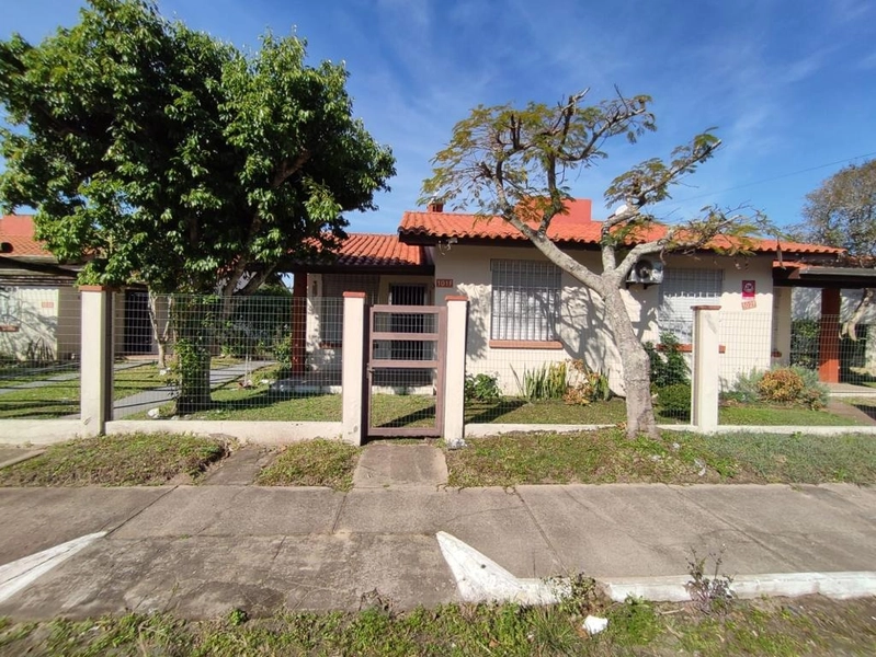 Vivenda (casa) em condomínio com piscina: 2ª foto da galeria de imagens do imóvel
