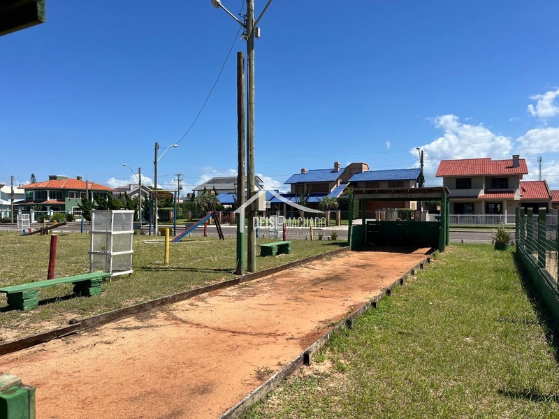 Casa geminada a venda em Capão Novo Village: 21ª foto da galeria de imagens do imóvel