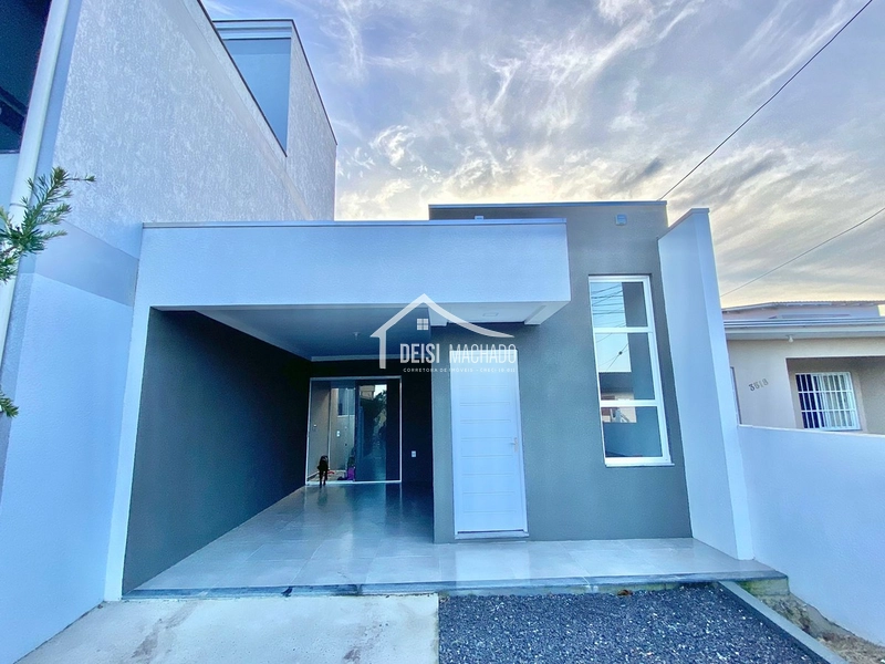 Linda casa geminada com piscina,  em capão Novo: 1ª foto da galeria de imagens do imóvel