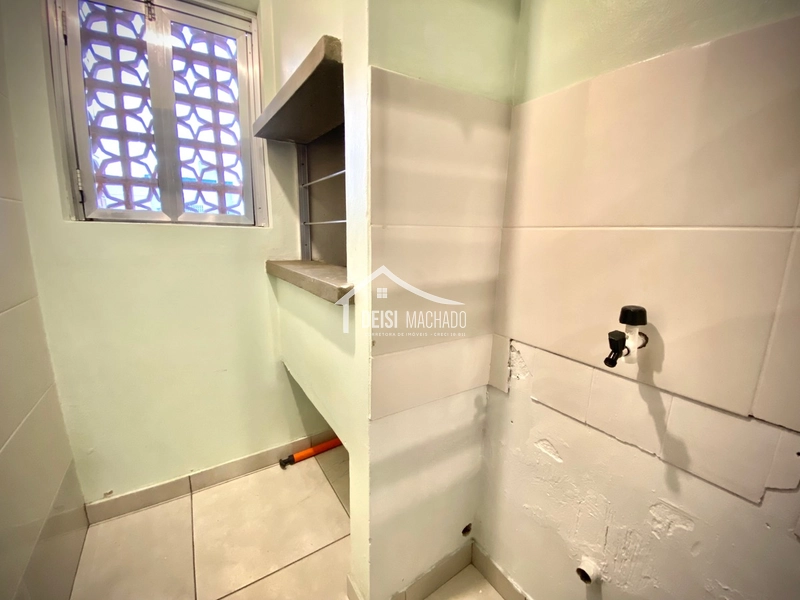 LINDO APARTAMENTO DE 1 DORMITÓRIO EM CAPÃO NOVO !: 6ª foto da galeria de imagens do imóvel