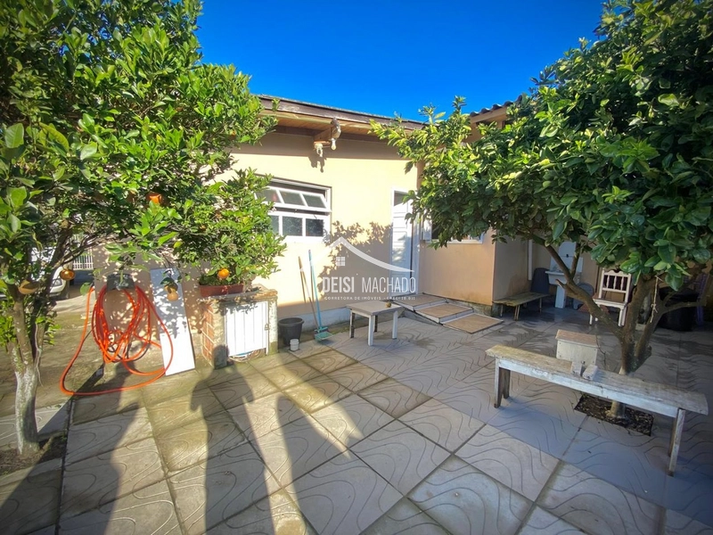 Casa mista de esquina em região de moradores no Posto 04.: 8ª foto da galeria de imagens do imóvel