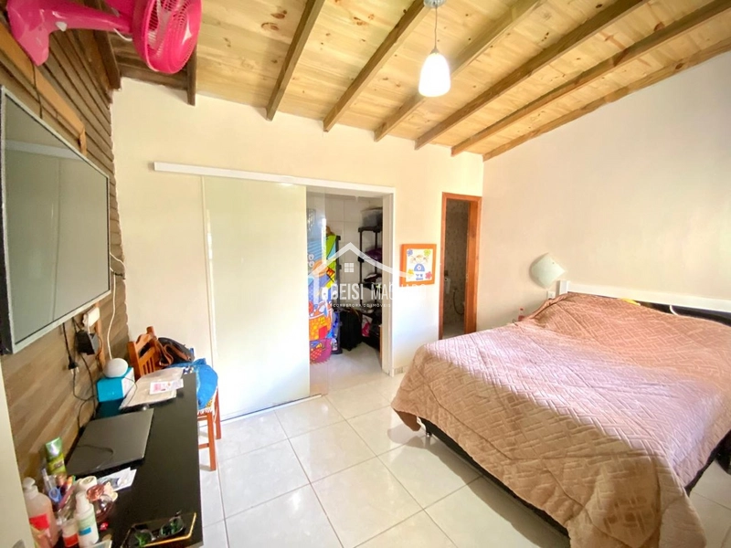 Casa mista de esquina em região de moradores no Posto 04.: 6ª foto da galeria de imagens do imóvel