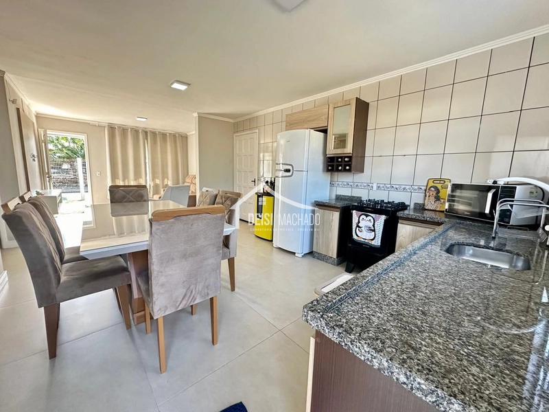 LINDA CASA DE DOIS DORMITÓRIOS EM REGIÃO DE MORADORES EM CAPÃO NOVO: 15ª foto da galeria de imagens do imóvel