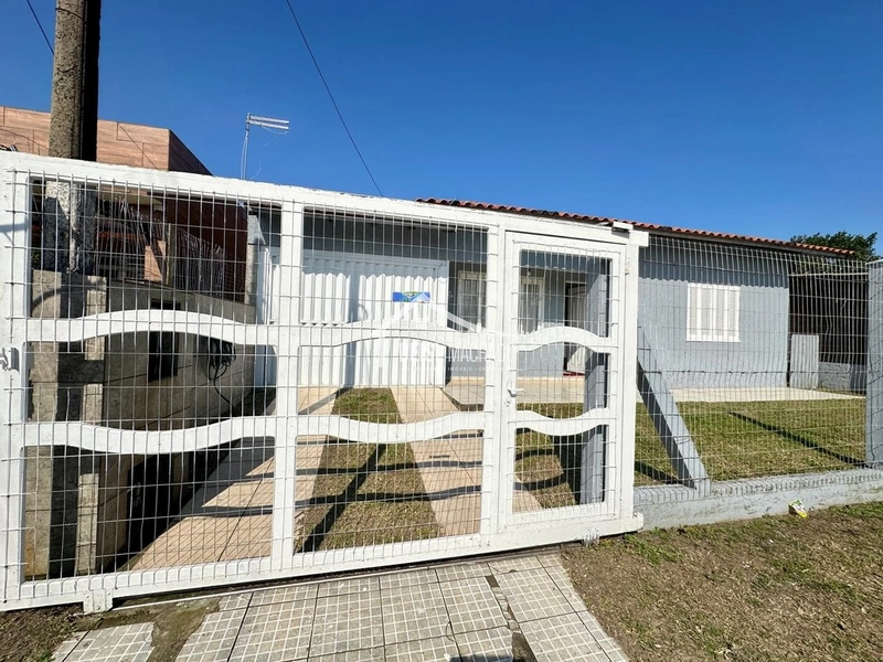 LINDA CASA DE DOIS DORMITÓRIOS EM REGIÃO DE MORADORES EM CAPÃO NOVO: 4ª foto da galeria de imagens do imóvel