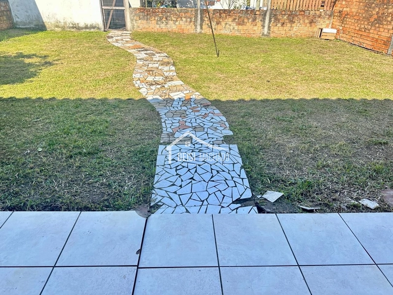 LINDA CASA DE DOIS DORMITÓRIOS EM REGIÃO DE MORADORES EM CAPÃO NOVO: 6ª foto da galeria de imagens do imóvel