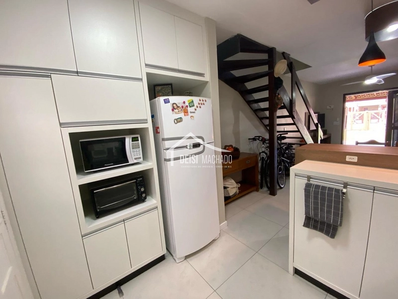 EXCELENTE SOBRADO PRÓXIMO DO MAR EM CAPÃO NOVO: 4ª foto da galeria de imagens do imóvel