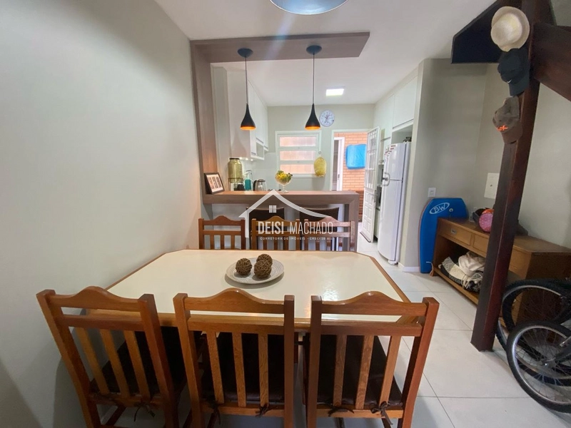 EXCELENTE SOBRADO PRÓXIMO DO MAR EM CAPÃO NOVO: 2ª foto da galeria de imagens do imóvel