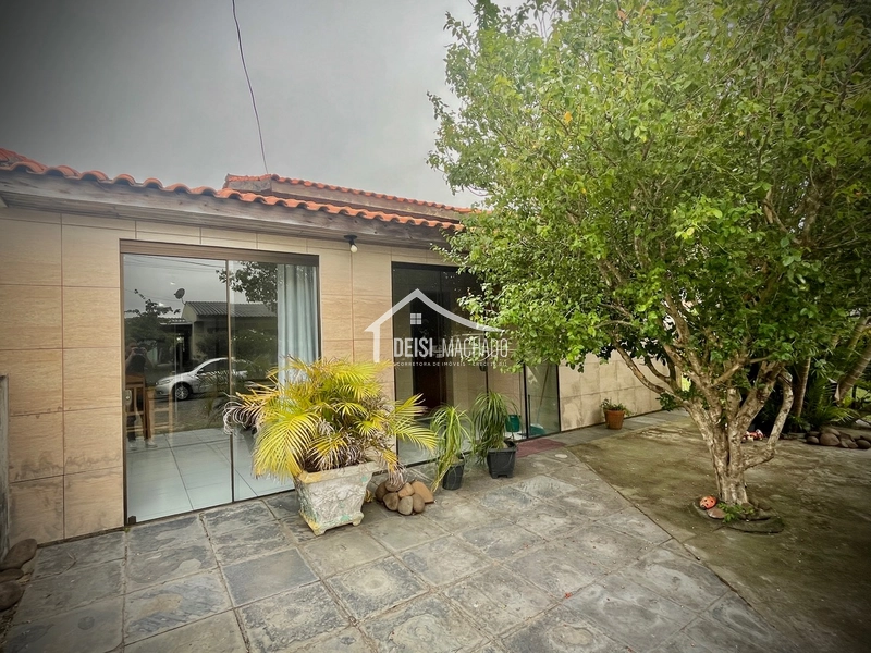 Ótima Casa na Região de Moradores em Capão Novo!