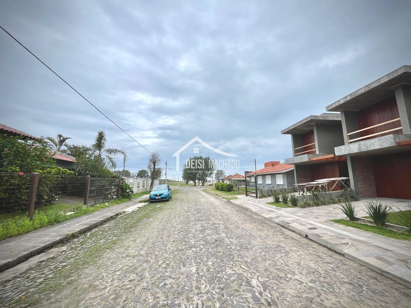 Casa térrea de esquina a 1 quadra do mar na praia Capão Novo - RS.: 5ª foto da galeria de imagens do imóvel