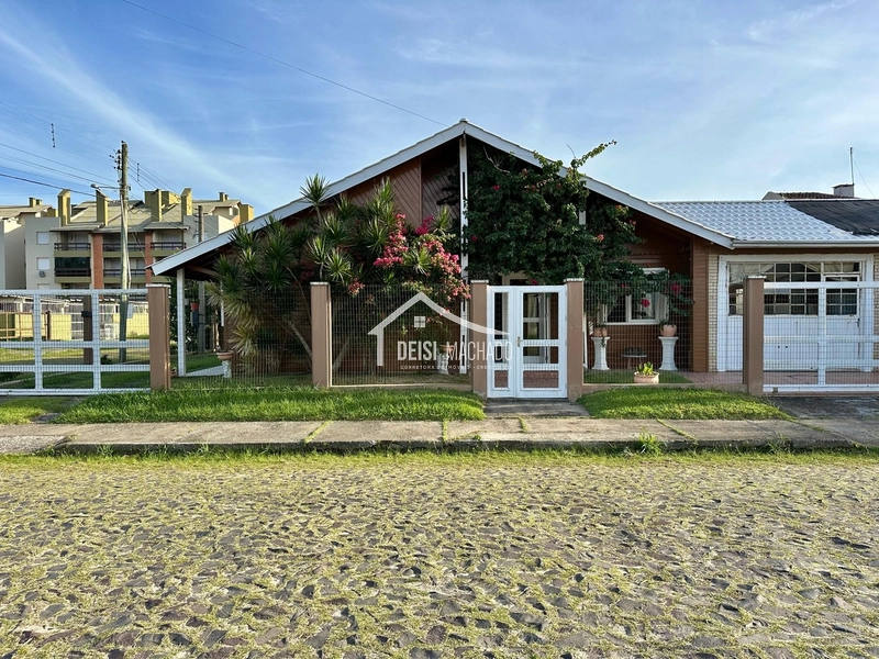 Casa a venda na praia Capão Novo, de ESQUINA e bem pertinho do mar!: 2ª foto da galeria de imagens do imóvel