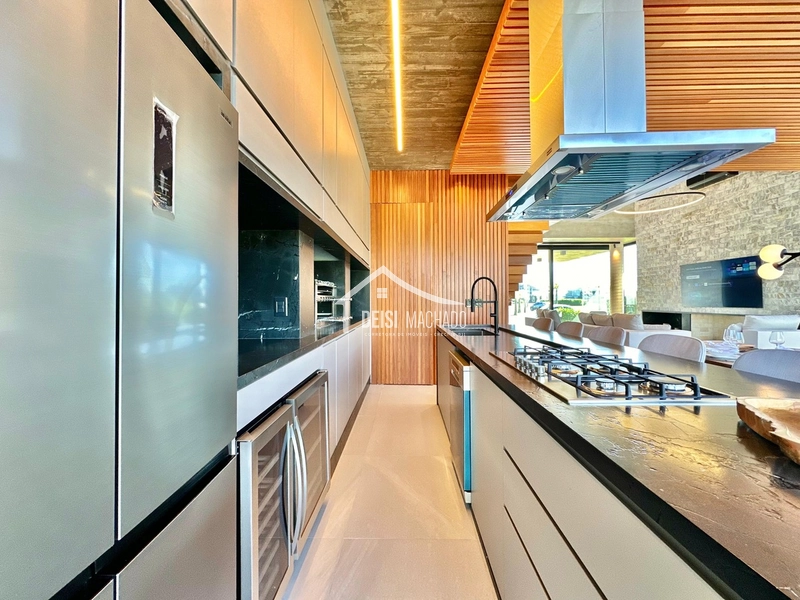 Sobrado em condomínio de luxo a beira mar: 10ª foto da galeria de imagens do imóvel