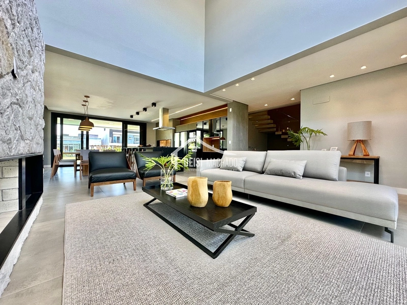 Casa em condomínio de luxo pronta para morar!: 3ª foto da galeria de imagens do imóvel