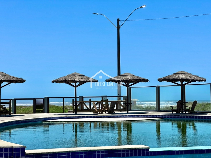 Casa  geminada de frente para o mar: 1ª foto da galeria de imagens do imóvel